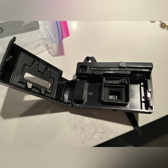 Two vintage cameras. Capital deluxe 110 is new/unused. Kodak instamatic x-15. - Picture 8 of 8